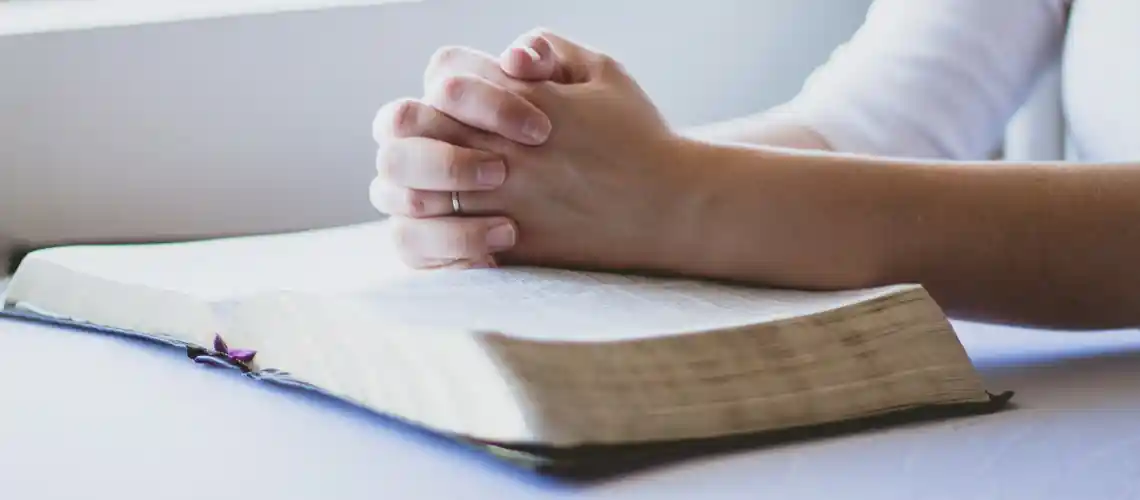 Истинный Свидетель : Молиться